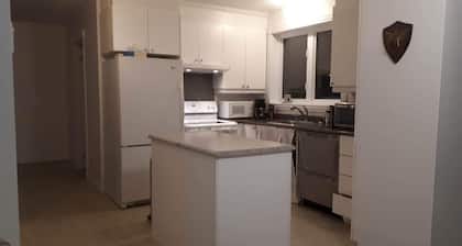 Bungalow jumelé farm house with view on large estate