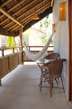 Deluxe Room | Minibar, blackout drapes, free WiFi, bed sheets