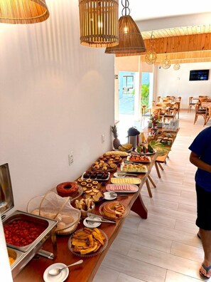 Desayuno buffet incluido todos los días