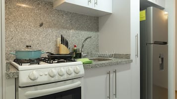 Fridge, microwave, oven, coffee/tea maker