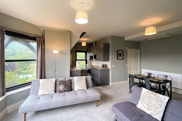 Living Room / Lounge