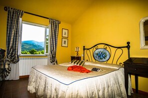 2 Schlafzimmer, Reisekinderbett, kostenloses WLAN, Bettwäsche