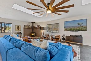 Smart TV, video games, offices, printers - Holiday Dates Just Released! Polar Express Hot Tub Pool Bocce Ball Court Table Mountain Views (Williams)