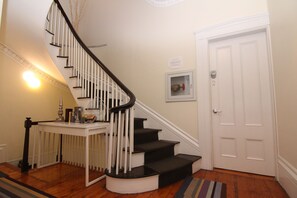 Interior entrance - Maverick Suites at 40 Temple St (Boston)
