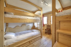 5 habitaciones, cuna de viaje y wifi gratis
