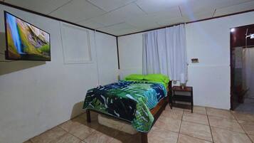 1 chambre, bureau, Wi-Fi gratuit, draps fournis