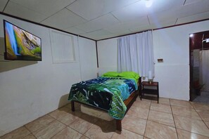 1 chambre, bureau, Wi-Fi gratuit, draps fournis