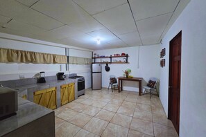 Fridge, microwave, oven, coffee/tea maker