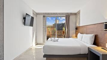 1 bedroom, desk, free WiFi, bed sheets