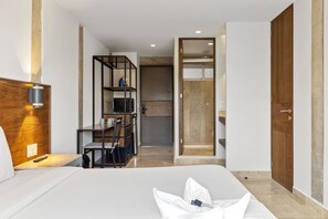 1 bedroom, desk, free WiFi, bed sheets - Morelos Suite King size by Homi Rent (Santiago de Querétaro)