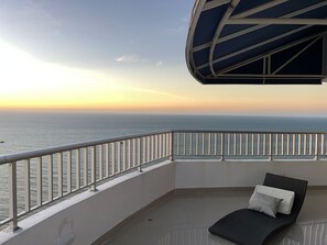 Property grounds - Enjoy the terrace and the best sunset and view of the city. (Cartagena de Indias)