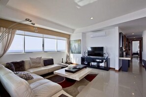 Smart TV, stereo