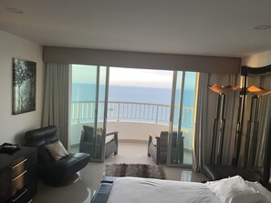 3 bedrooms, in-room safe, iron/ironing board, free WiFi