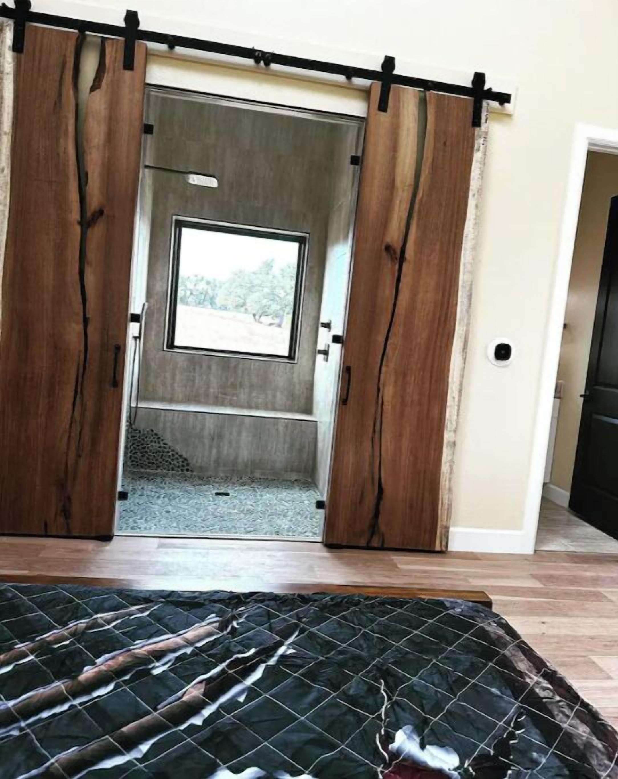 Strykejern/-brett, wi-fi og sengetøy