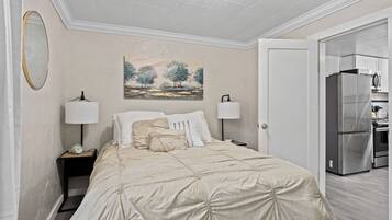 4 bedrooms, desk, iron/ironing board, travel cot