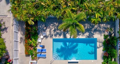 Bungalow #4 - 2 Bed/1 Bath & Pool in Islamorada