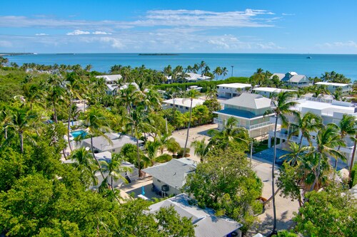 Bungalow #4 - 2 Bed/1 Bath & Pool in Islamorada