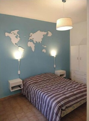 1 habitación, tabla de planchar con plancha, wifi gratis y ropa de cama 