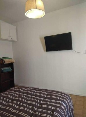 1 bedroom, iron/ironing board, free WiFi, bed sheets