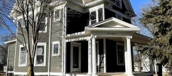 Spacious 4 BDR Historic Home in Sioux Center
