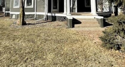 Spacious 4 BDR Historic Home in Sioux Center