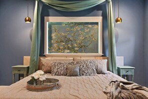 5 室のベッドルーム、デスク、アイロン / アイロン台、旅行用ベビーベッド