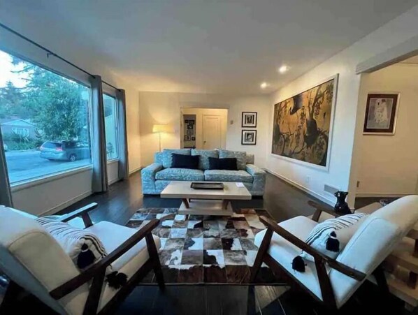 Smart TV, fireplace, printers - Fruitvale luxury home.Private yard.Fireplace. (Oakland)