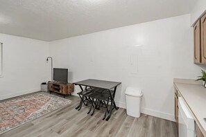 Interior - Cozy 2br downtown rental, within 3 blocks of BYU-I (Rexburg)