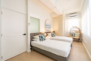 2 bedrooms, travel cot, WiFi
