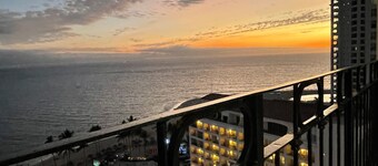 OCEAN FRONT 15TH FLOOR SUNSETS POOL WIFI ALL-INCLUSIVE