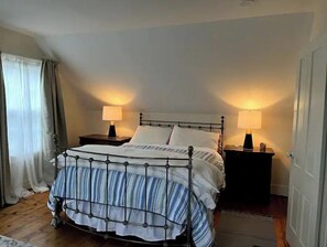 3 chambres, fer et planche à repasser, Wi-Fi gratuit, draps fournis
