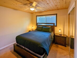 Room - ѦBig Bear Cabin, Heated Bath Floors, Rain-shower, Indoor Fireplace, Coffee Bar!! (Big Bear)