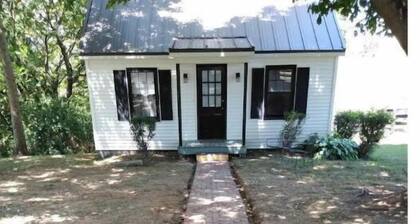 Cottage Retreat - Wine, Horses, Convenient