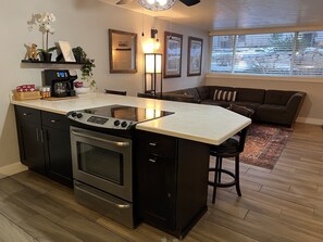 Fridge, microwave, oven, stovetop - Park City Condo! Walkable to Ski Resort & Main St! (Park City)