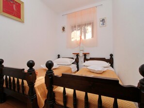 2 bedrooms, Internet, bed sheets
