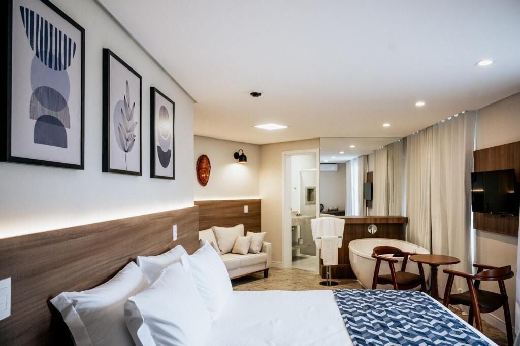 Hypo-allergenic bedding, minibar, in-room safe, laptop workspace