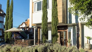 Fachada de la propiedad