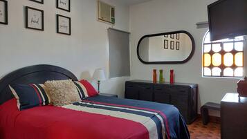 1 bedroom, premium bedding, free WiFi, bed sheets