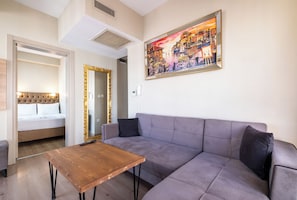 Junior Room | Living area | 32-inch LED TV with satellite channels, TV - Lavin Hotel & Suites (Istanbul)