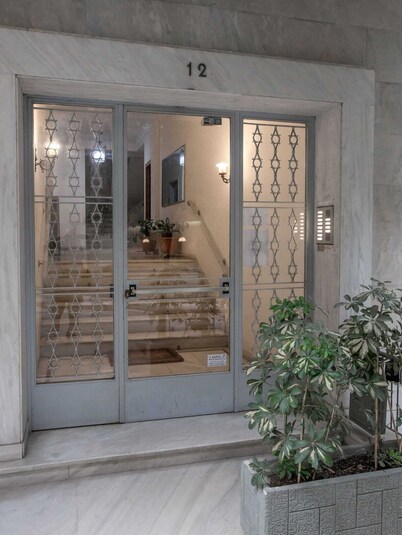 3 bedroom apt next to Syntagma with Acropolis view, Luxury Apartment