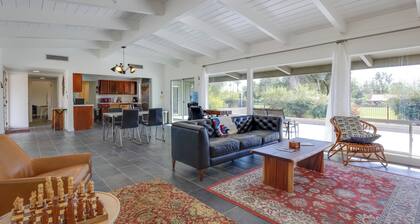 Borrego Springs Retreat w/ Pool & Mtn Views