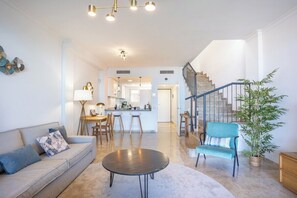 Smart TV - Home2Book Sea View & Design Duplex Los Gigantes (Puerto Santiago)
