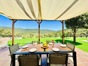 Outdoor dining - Zen CostaBravaSi - Pool, BBQ, garden, views (Santa Cristina d'Aro)
