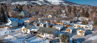 Cabin 24 - Helena Hideaway