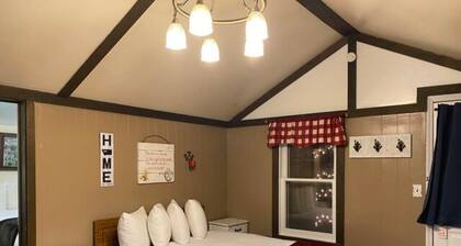 Cabin 24 - Helena Hideaway