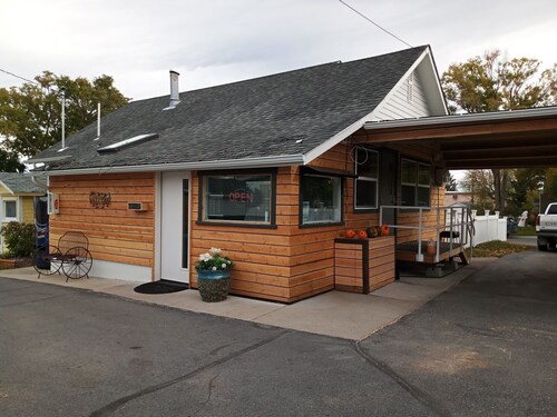 Cabin 26 - Coyboy Corner