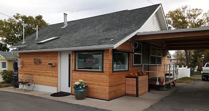 Cabin 26 - Coyboy Corner