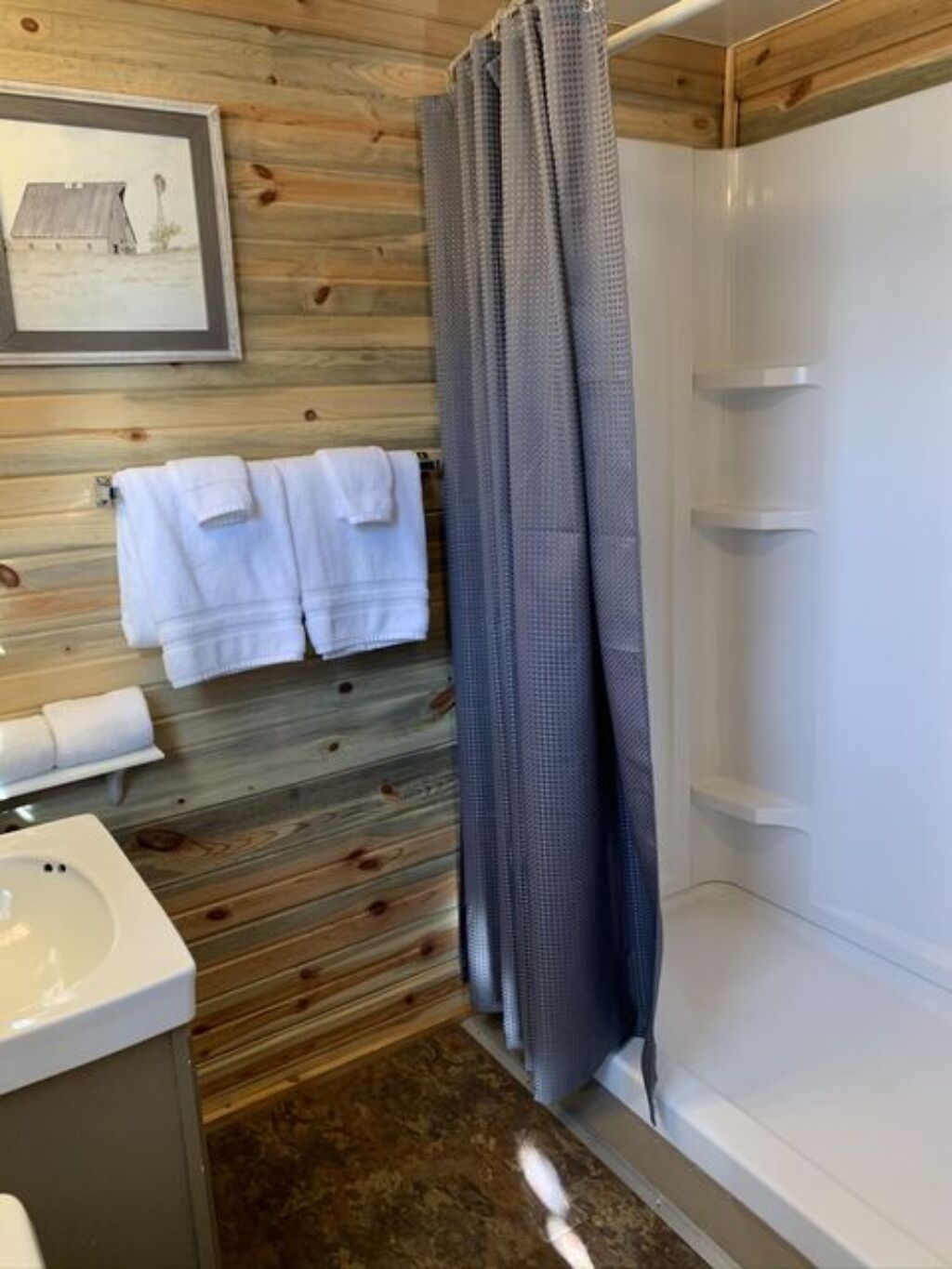 Combined shower/tub