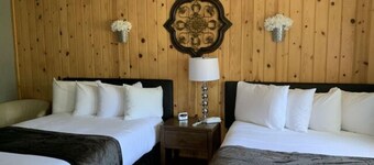 Suite 28 - Double Queen Suite