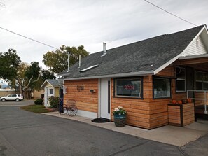 Exterior - Suite 28 - Double Queen Suite (Helena)